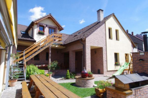 Гостиница Ubytování a apartmány Sluníčko  Ломнице Над Лужници